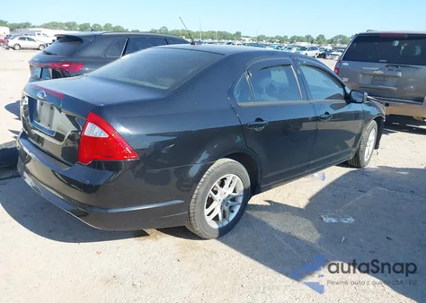 2012 Ford Fusion S z USA, uszkodzony, nr VIN 3FAHP0GA4CR119080